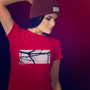 Fashion Tee: Simplicity